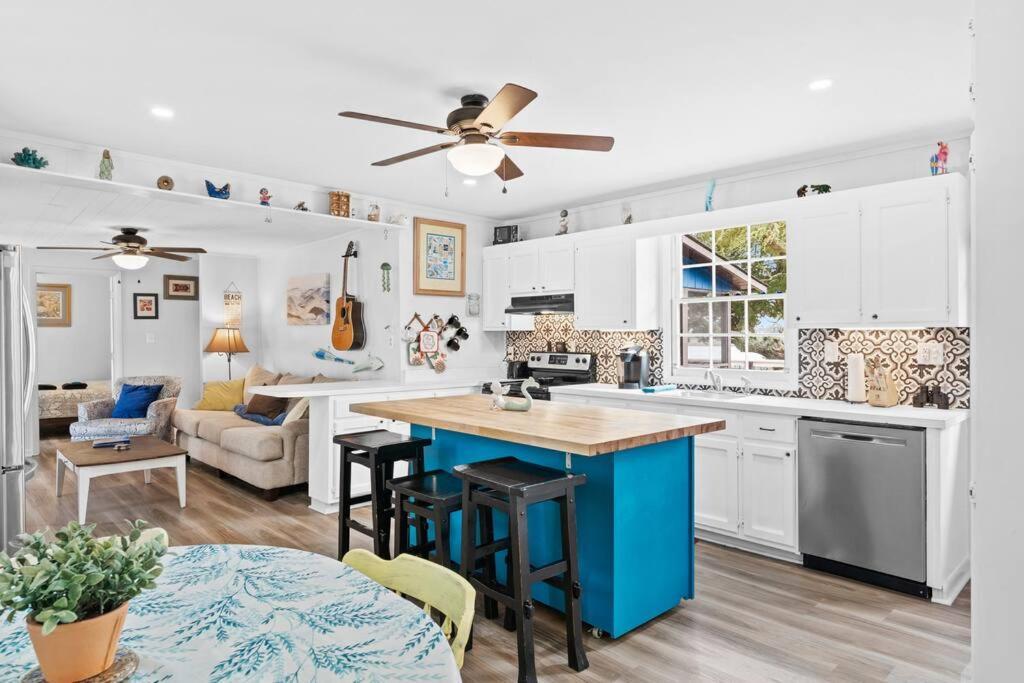 Dolphin Cove - Whole Waterfront House With Dock Villa Ocean Isle Beach Exterior foto